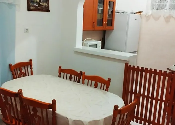 Abadi Karmazsin Haz